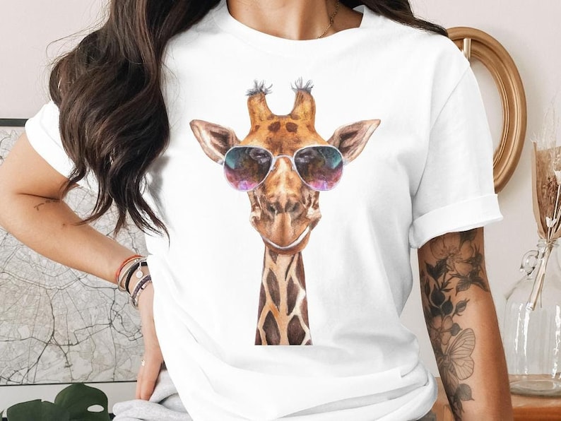 T-shirt Fille Olive – Couleur Vert Sauge Avec Imprimé Girafe, Taille S