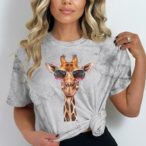 Camisa de rosto de girafa, camisa de girafa, camisa de girafa fofa, camiseta de amante de girafa, camisa de girafa com óculos, camiseta engraçada de girafa, cores confortáveis