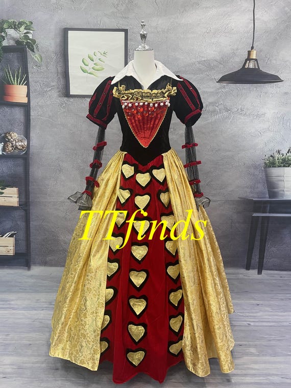 alice in wonderland red queen dress Wearable Blue Eyes Like Alice In Wonderland's Red Queen