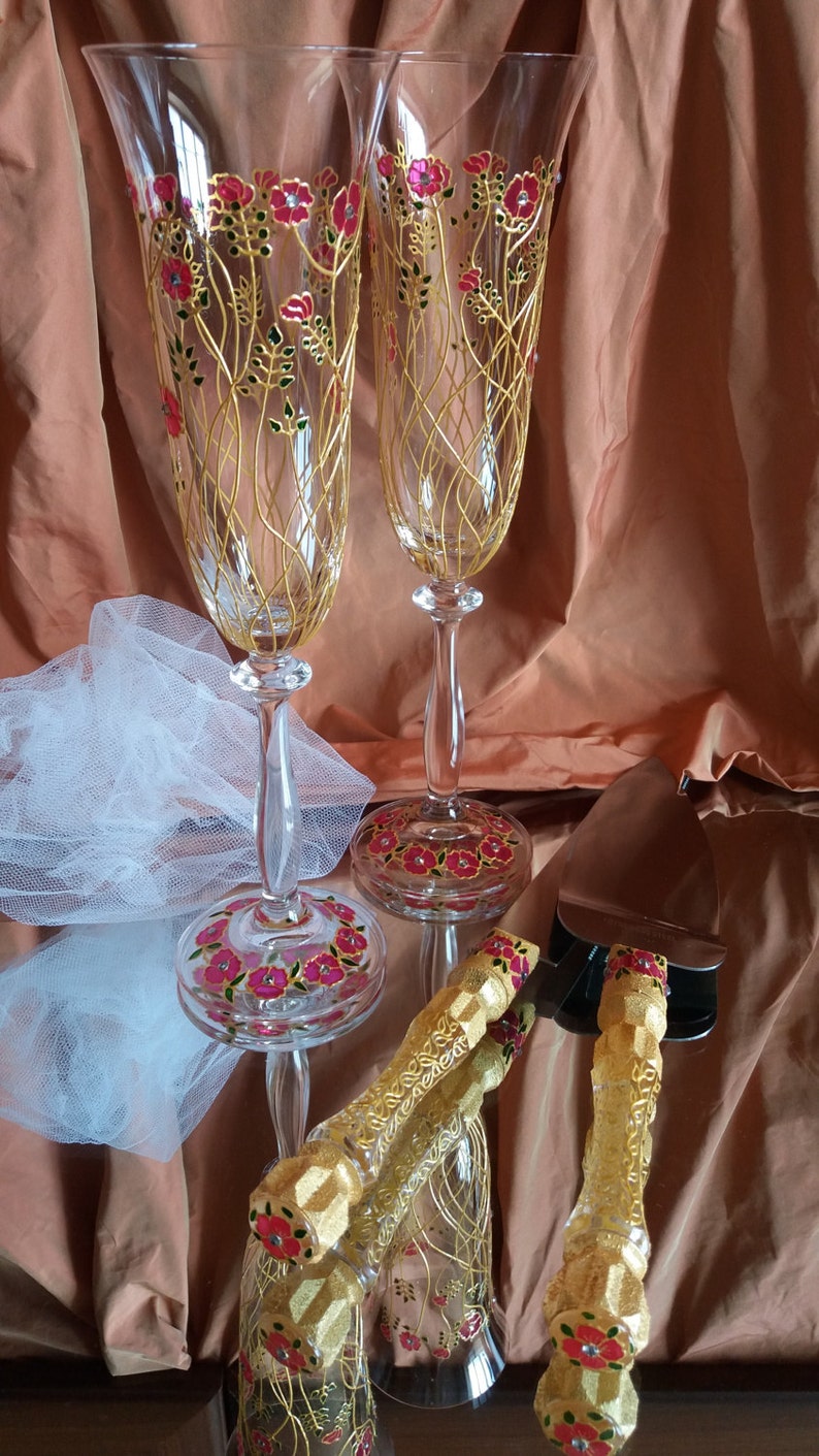 Personalized Gold Glasses Wedding Favors Engagement Gift Cake Serving Toasting Flutes Decoration Pink Flower Champagne Glasses.