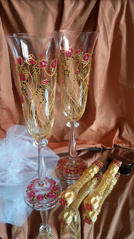 Personalized Gold Glasses Wedding Favors Engagement Gift Cake Serving Toasting Flutes Decoration Pink Flower Champagne Glasses.