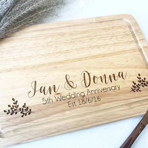 5th Wedding anniversary gift, Wood anniversary gift, Wooden gift, Couples gift, Wedding anniversary gift, Personalised chopping,