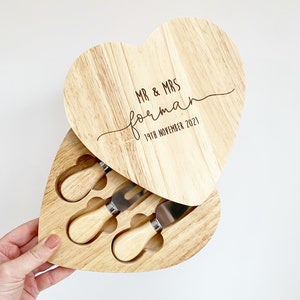 Personalised cheese board, Wedding gift ideas, Wedding present, Couples gift, Engagement gift idea, Mr & Mrs gift, Christmas couple gift