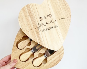 Personalised cheese board, Wedding gift ideas, Wedding present, Couples gift, Engagement gift idea, Mr & Mrs gift, Christmas couple gift