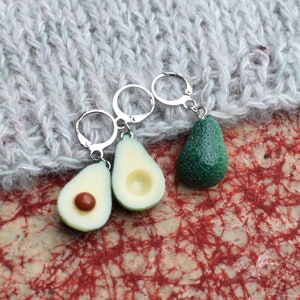 2 x Avocado Stitch Marker a Pair, one with stone, one without image 1