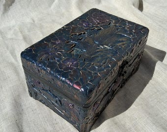Antique oriental camphor,camphor.antique jewelry chest,carved box, oriental box.antique jewelry box.antique Chinese chest.