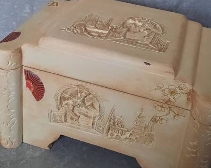 Antique oriental camphor.oriental  jewelry box.antique jewelry box.decoupage box.Chinese box.oriental box.gold.cream.oriental keepsake chest