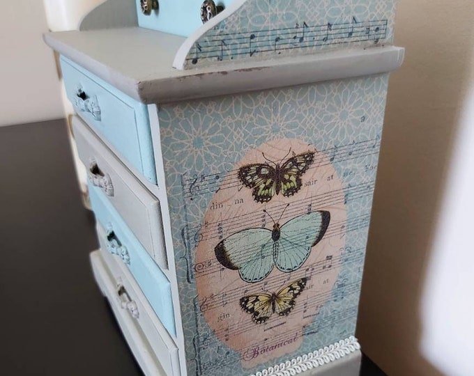 jewellery box,jewelry box, vintage shabby chic,mini chest drawers,Bureau style,jewelry armoire, chest of drawers, butterfly,decoupage