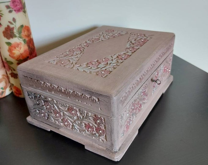 Antique indian carved box chest.solid wood.jewelry storage,Trinket box,jewellery box. jewelry,chest drawers.armoire.pink carved box