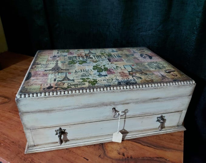 Antique large jewellery box,cutlery box upcycled.1920.keepsake box.Sewing box.large shabby chic box.decoupage box.country.vintage Paris.lace