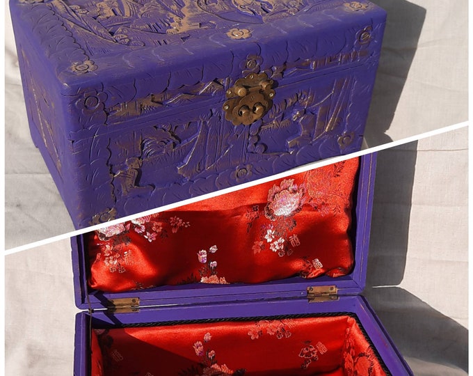 Oriental jewellery box, camphor circa 1900,keepsake chest.antique jewelry chest,hand painted oriental box.antique jewelry box.Chinese chest.