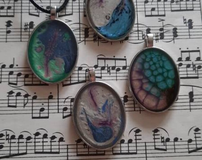 Abstract art Pendant,Fluid Art Pendant Oval Pendant,Necklace,Resin Pendant, Oval ocean Pendant,handmade resin Pendant