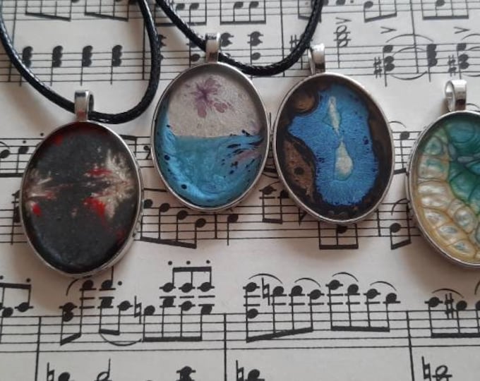 Abstract art Pendant,Fluid Art Pendant, Oval Pendant,Necklace,Resin Pendant, ovalPendant,handmade resin Pendant