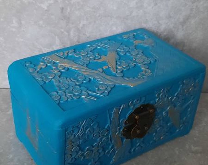 Antique chinese camphor,1900.keepsake chest.chinese jewellery box.jewelry chest,carved box,oriental box.jewelry box.chinese fish.turquoise.
