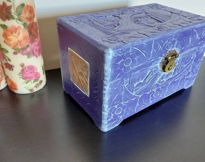 Oriental jewellery box, camphor circa 1900,keepsake chest.antique jewelry chest,hand painted oriental box.antique jewelry box.Chinese chest.