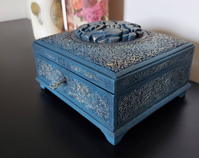 Carved antique wooden box.anglo indian antique carved trinket box.shabby chic trinket box.small jewelry box.trinket box. Teal carved birds