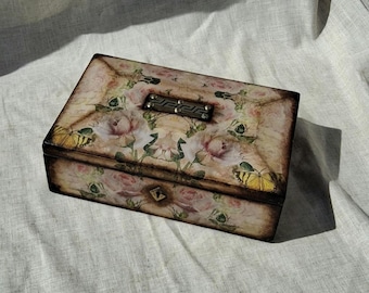 Jewelry box chest,Shabby chic jewelry box,vintage,vintage roses.hand painted,decoupage box,armoire,chest,Gift for her,aged vintage effect
