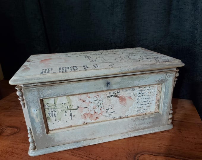 Antique box.Antique storage chest.Solid wood jewellery storage,shabby chic box,distressed box.Refurbished antique wooden box.sewing box
