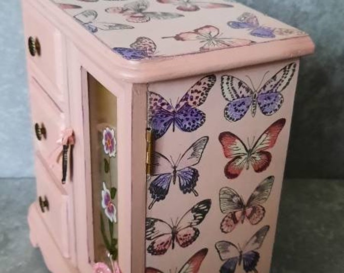 Jewelry box,Pink butterfly box,girls jewelry box.pink butterflies.pink.purple.Shabby chic jewellery box hand decoupage. jewelry drawers