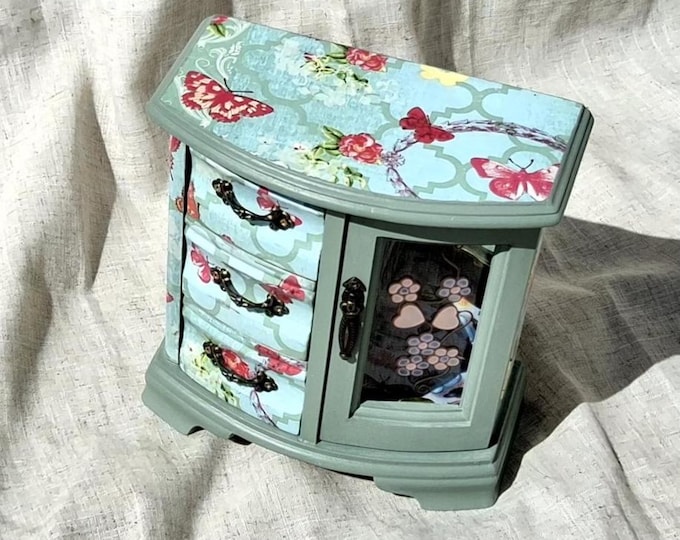 Jewelry box,turquoise butterfly box,girls jewelry box. butterflies.Shabby chic jewellery box hand decoupage. jewelry drawers