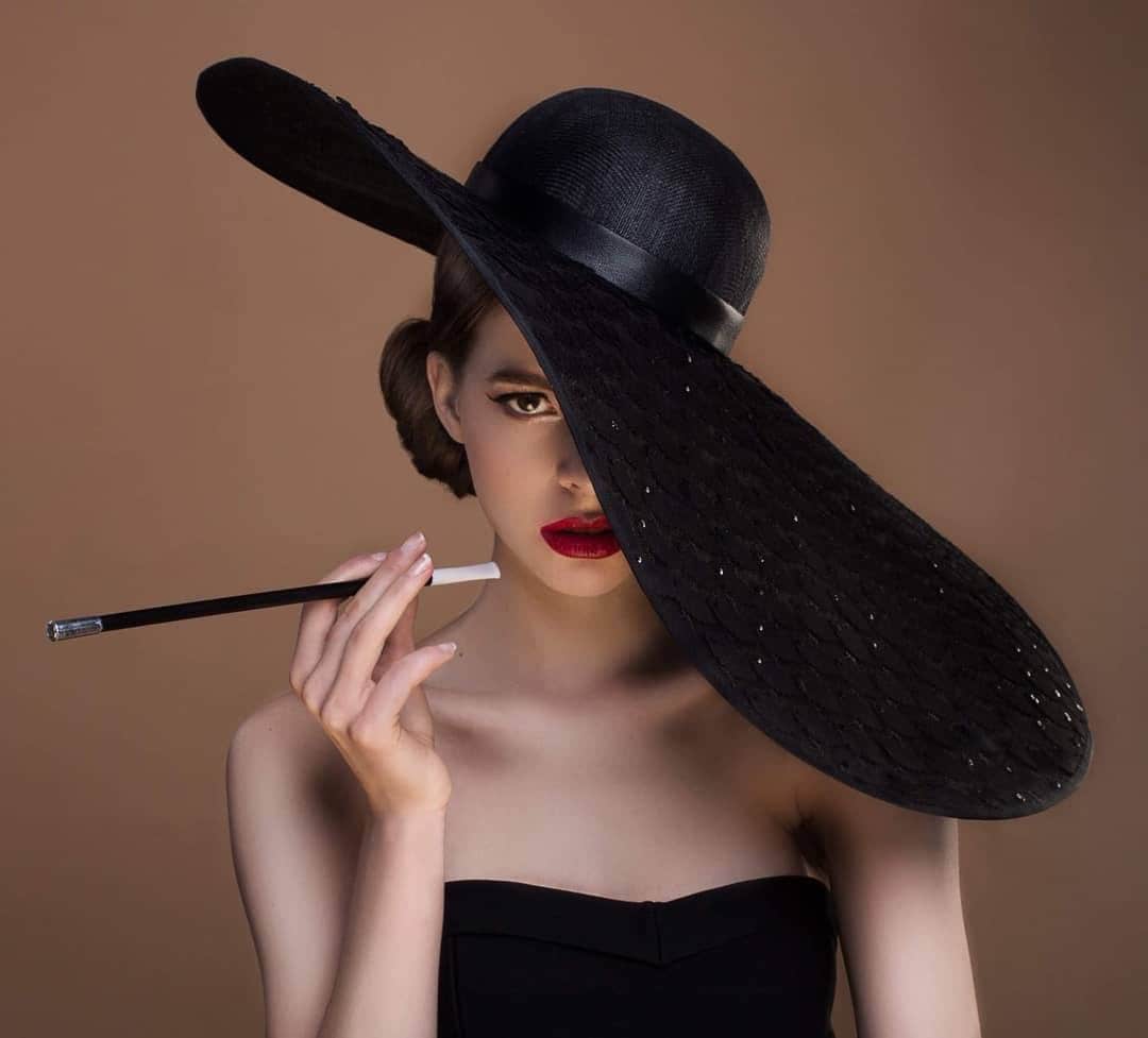 Large Brim Black Floppy Hat for Royal 