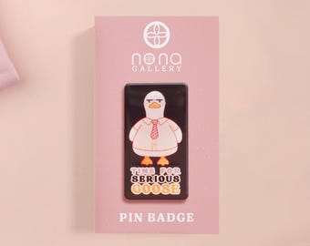 Tijd voor serieuze gans acryl pin-badge | Grappig memeaccessoire