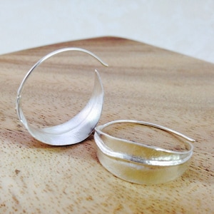 Pendientes Aro de plata, Aros Modernos, Pendientes Hoja de olivo en Plata, Pendiente Hoja, Joyería Botanica, pendientes botánicos