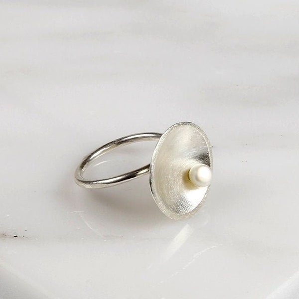 Unusual Silver Ring, Modern Pearl Ring, Minimalist Ring, Unusual Jewel, Contemporary Jewel, Anniversary Gift, Modern Jewel