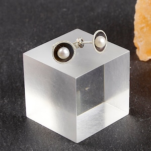 Silver Stud Earrings, Silver Pearl Studs, Minimalist Earrings, Rusty Silver, Casual Jewel, Little Pearl Studs, bridesmaid gift, Basic Jewel