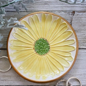 Wedding Ring Dish, Yellow Daisy, Trinket Dish, Jewelry Dish, Daisy Bracelet Dish image 3