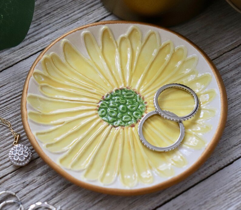 Wedding Ring Dish, Yellow Daisy, Trinket Dish, Jewelry Dish, Daisy Bracelet Dish image 6