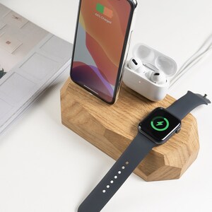 Airpod apple watch and phone charger top