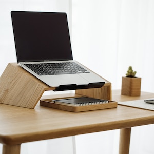 Laptopständer, MacBook-Ständer, Aufbewahrungsorganisation für Computerständer aus Holz, Laptop-Tablett aus Holz, Laptop-Riser, MacBook-Halter, Geschenke für Ihn Bild 3