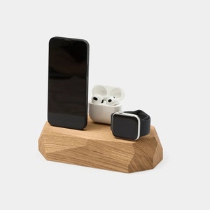 Personalized Wooden Gift Charger, Oakywood Triple Dock Apple iPhone, Home Office Decor, Apple Watch Charger, Gift for Him Oak (light wood)