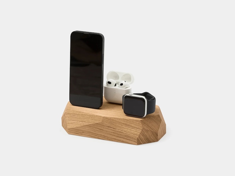 Personalized Wooden Gift Charger, Oakywood Triple Dock Apple iPhone, Home Office Decor, Apple Watch Charger, Gift for Him Oak (light wood)