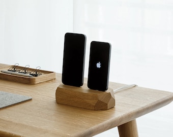 Podwójna drewniana stacja dokująca: ładowarka do iPhone'a i AirPods