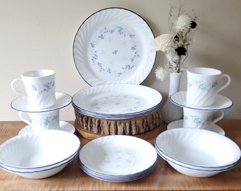 Vintage Corelle Blue Fleur Dinnerware Set of 20 Pieces for 4