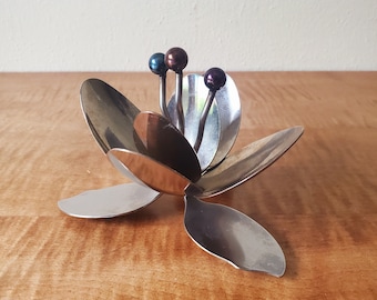 ring stand lotus flower spoon art