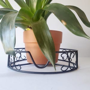 Metal Plant Basket Heart Scroll Flowerpot Holder Fits 10 Inch Pot