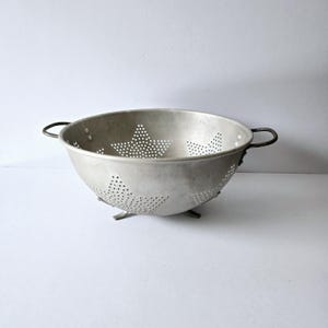 aluminum star colander 11&quot; vintage large heavy aluminum colander
