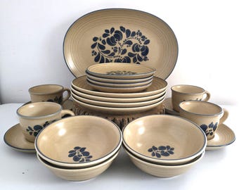 vintage Pflatzgraff Folk Art dinnerware 21 piece set for 4 guests