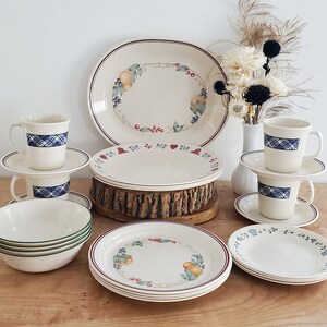 vintage Corelle mismatched Green & Blue dinnerware: 25 piece set for 4 guests  /details in description
