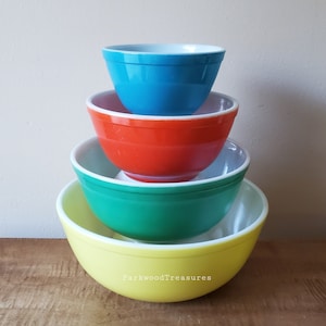Vintage Pyrex Primary Color Mixing Bowls