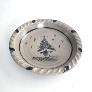 Plato de cerámica vidriada con sal de Rowe con forma de árbol de Navidad, estilo vintage. imagen 2