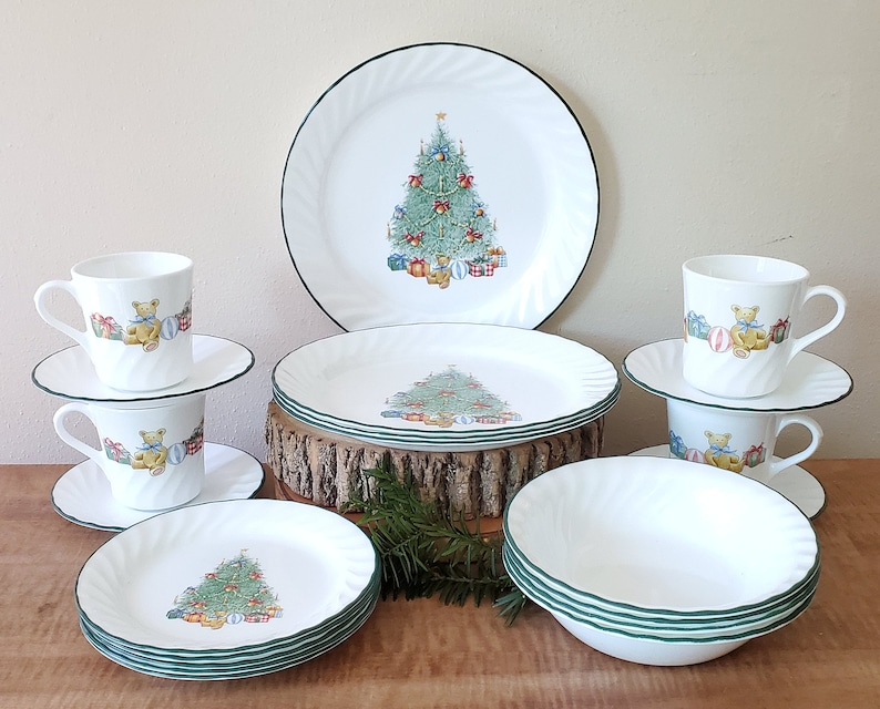 Vintage Corelle Holiday Magic Dinnerware 20 Piece set for 4 Etsy