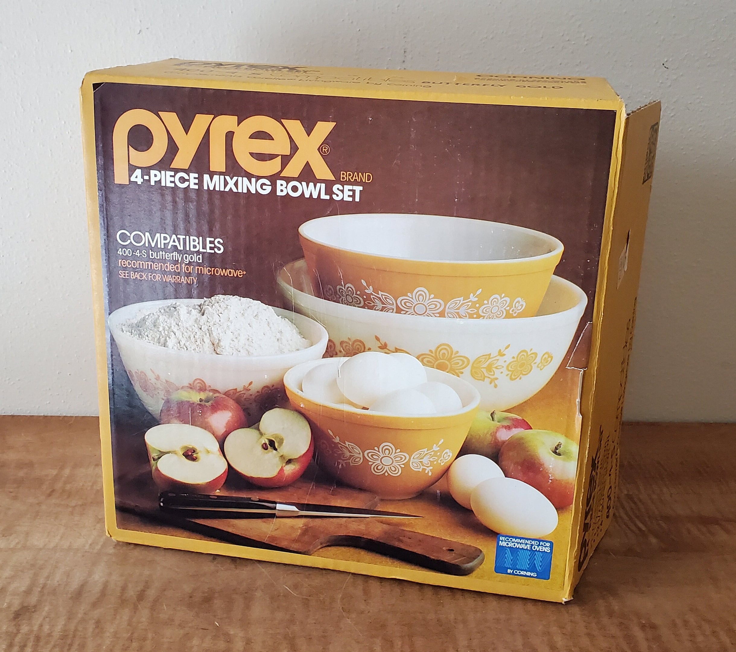 Vintage Pyrex Butterfly Gold Mixing Bowls Set of 4 New in Box