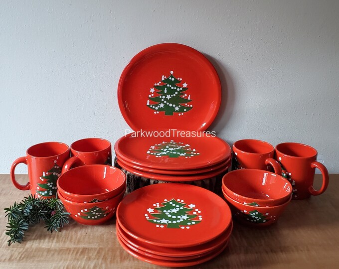 Vintage Rare Waechtersbach Red Christmas Ceramic Dinnerware 16 Piece
