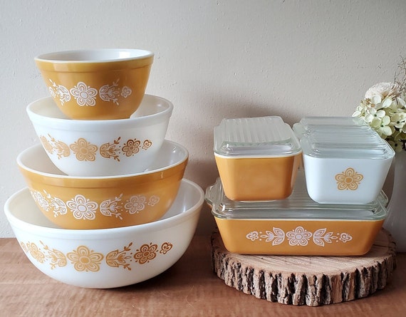 Vintage Pyrex Mixing Bowls Pyrex Butterfly Gold Mixing Bowl Set of 4 and  Butterfly Gold Complete Refrigerator Dish Set 