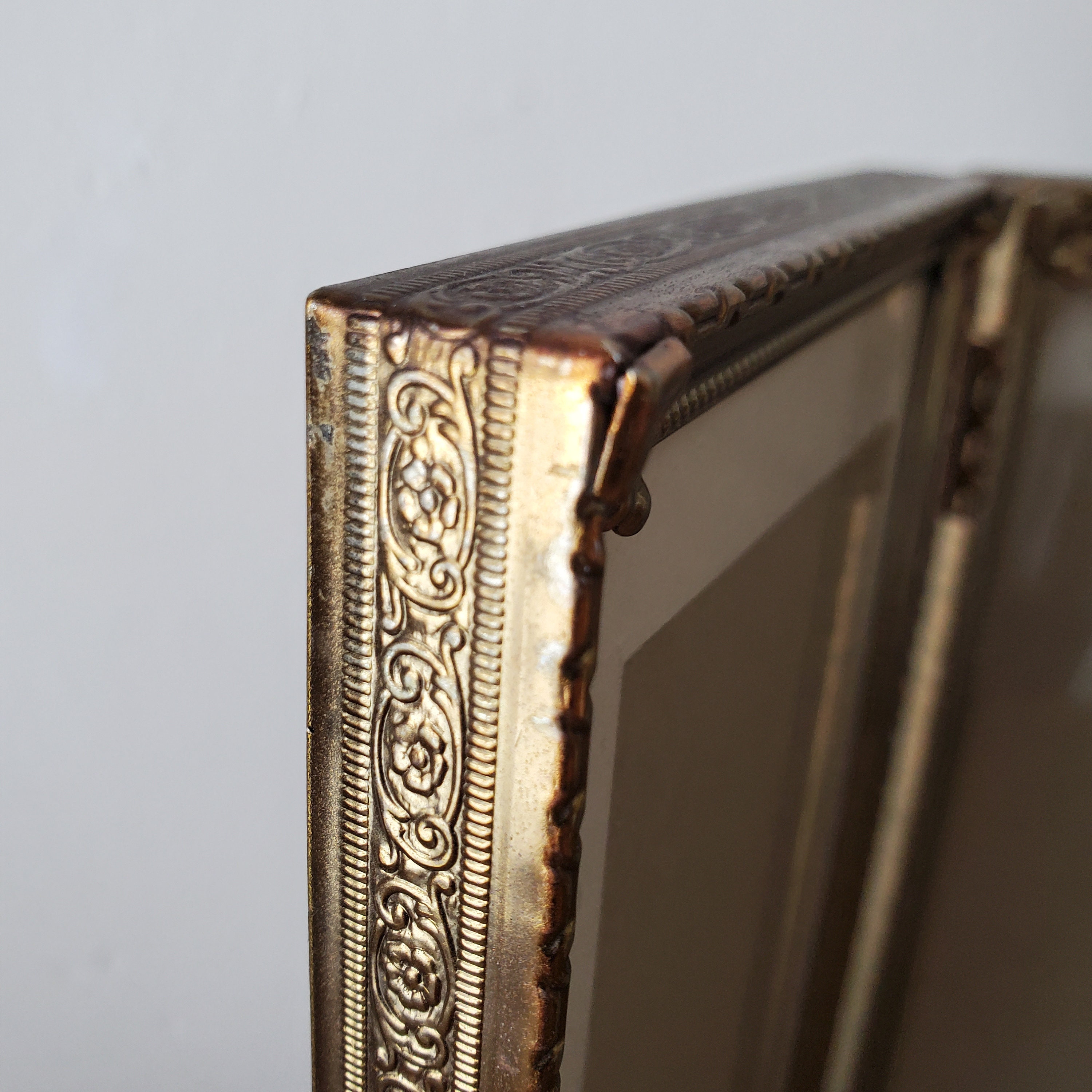 8x10 triple hinged frame with 4x10 panels antique brass frame