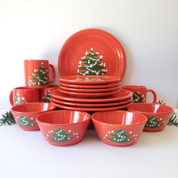 16 piece  Waechtersbach Red Christmas Tree ceramic dinnerware for 4 guests